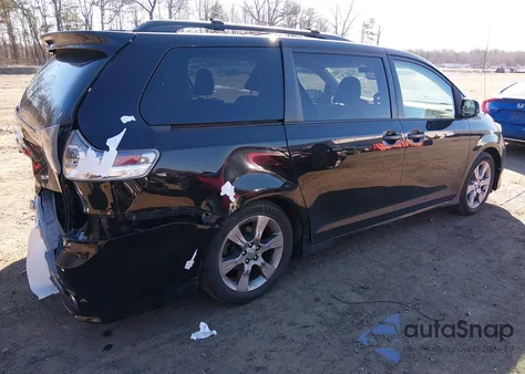 2012 Toyota Sienna Se 8 Passenger z USA, uszkodzony, nr VIN 5TDXK3DC2CS261310